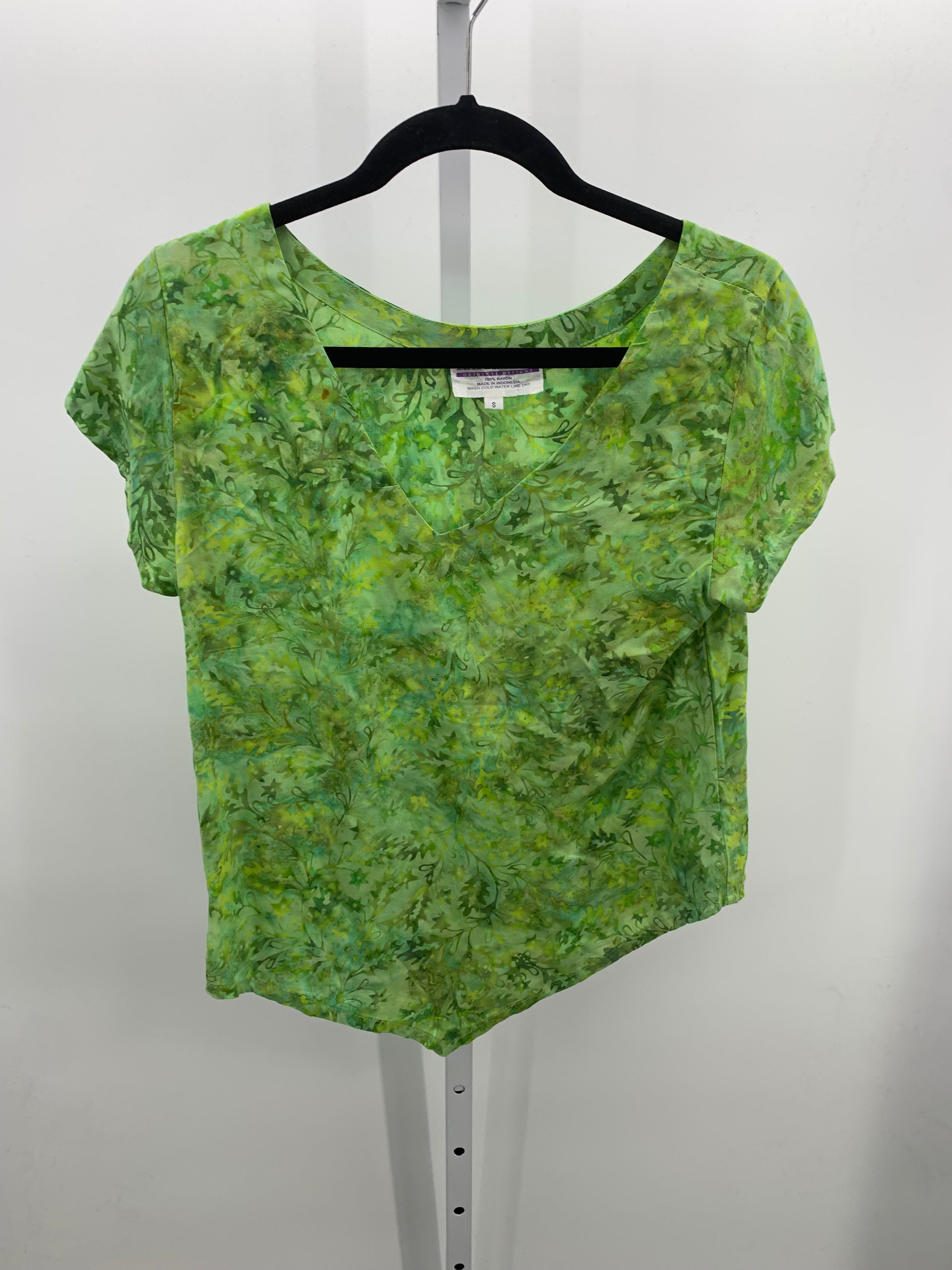 Size Small Misses Short Sleeve Shirt