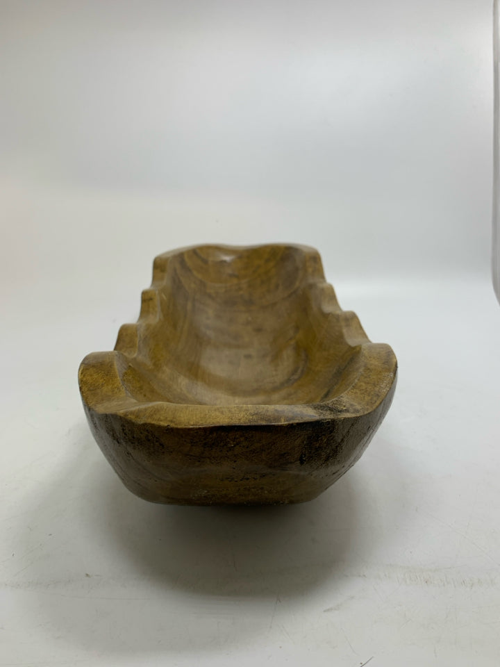 LIGHT WEIGHT WOOD CARVED DECORATIVE BOWL OBLONG.
