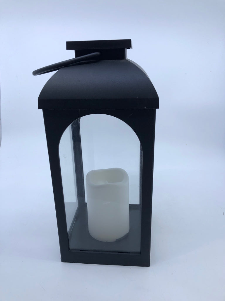 BLACK SOLAR POWERED LANTERN.