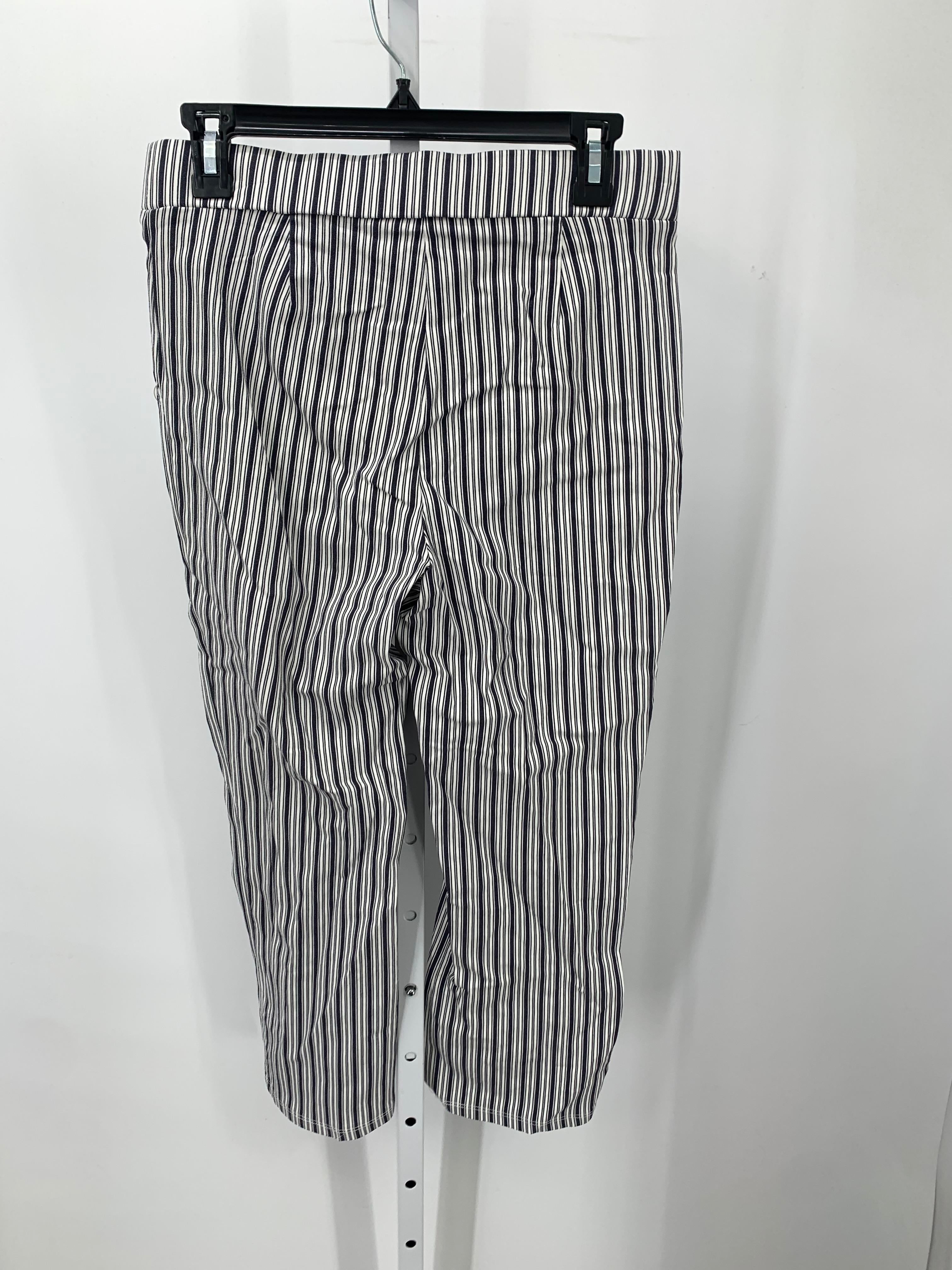 Size Medium Misses Cropped Pants