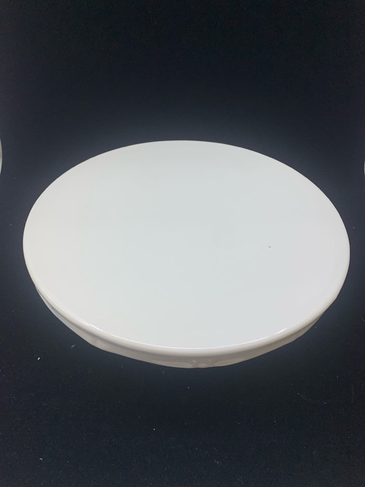 CREAM FOOTED CAKE STAND.