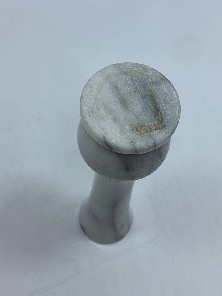 WHITE MARBLE BUD VASE.