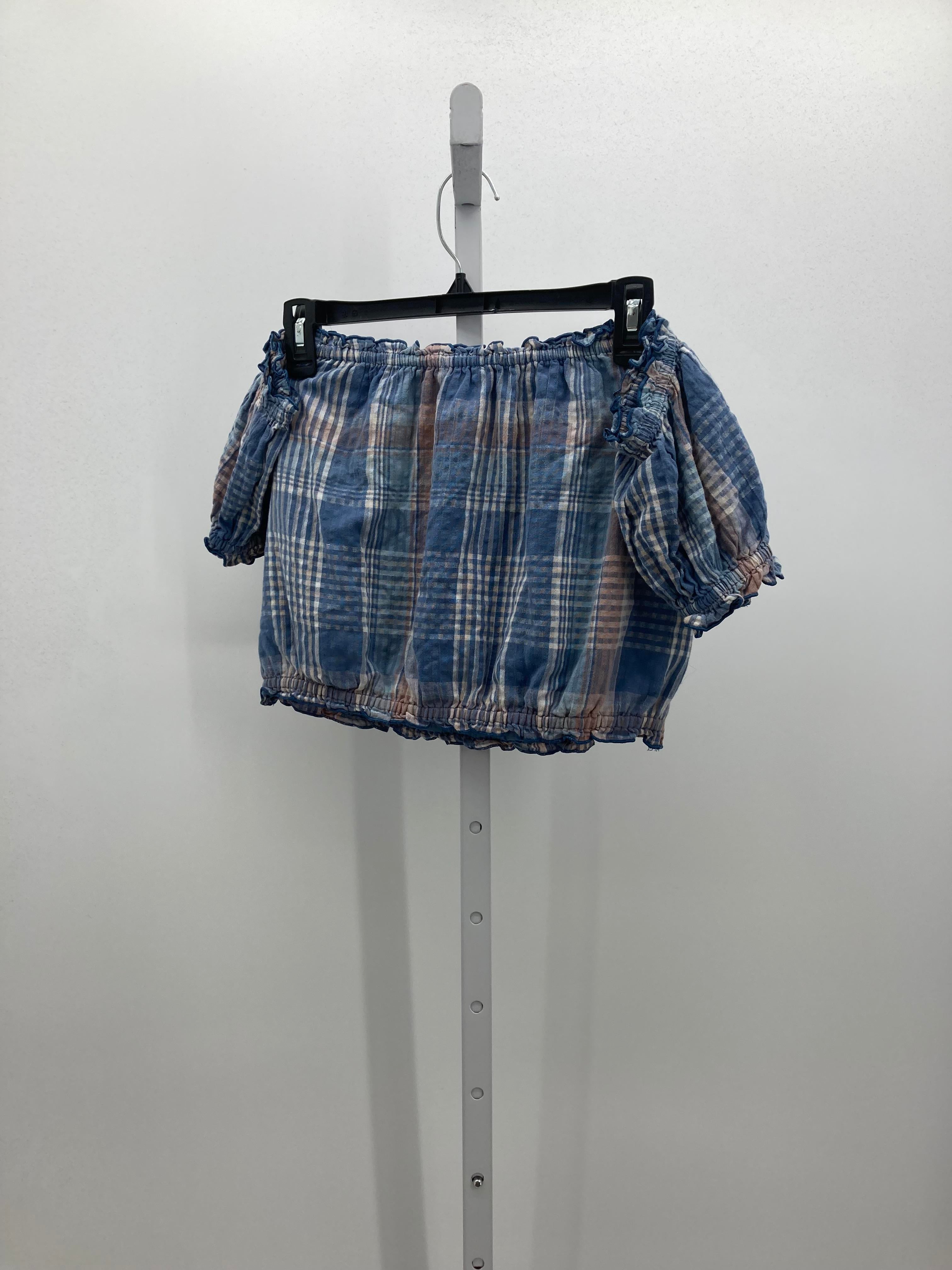 American Eagle Size Medium Juniors Short Sleeve Shirt