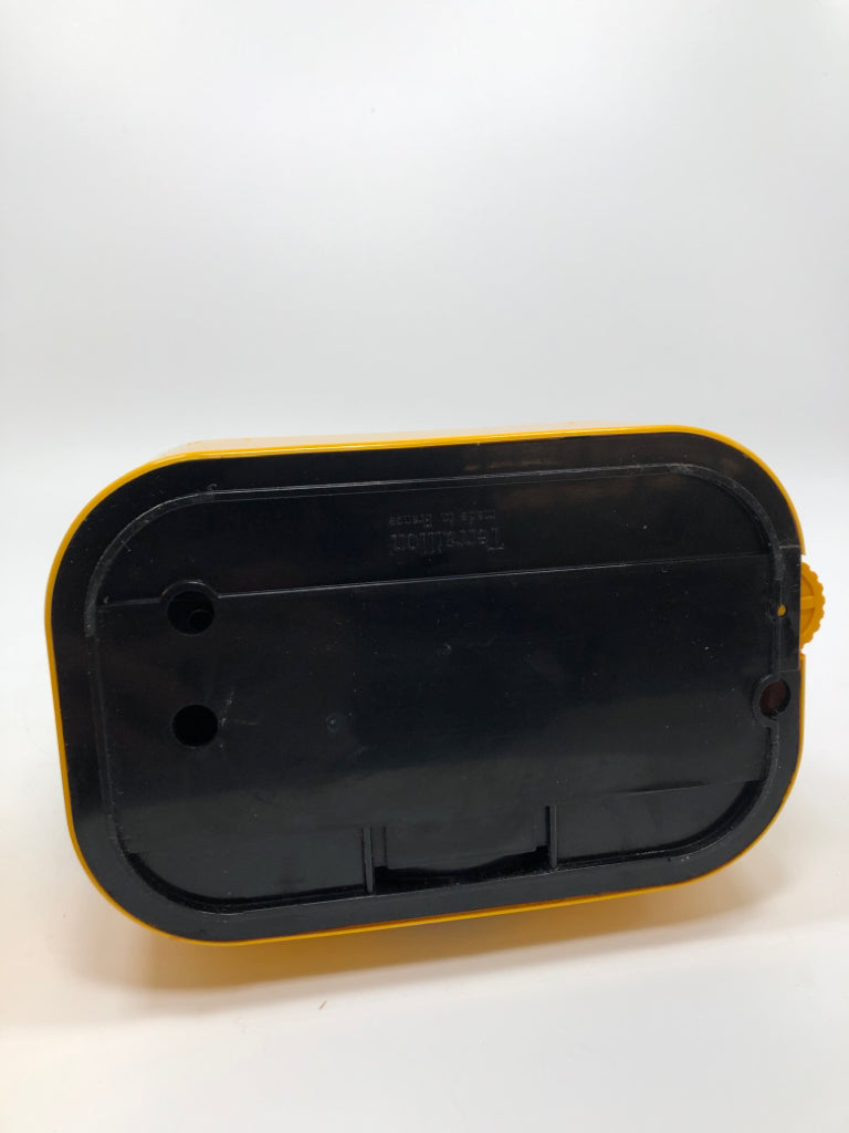 TERRAILLON YELLOW FOOD SCALE W/COVER.
