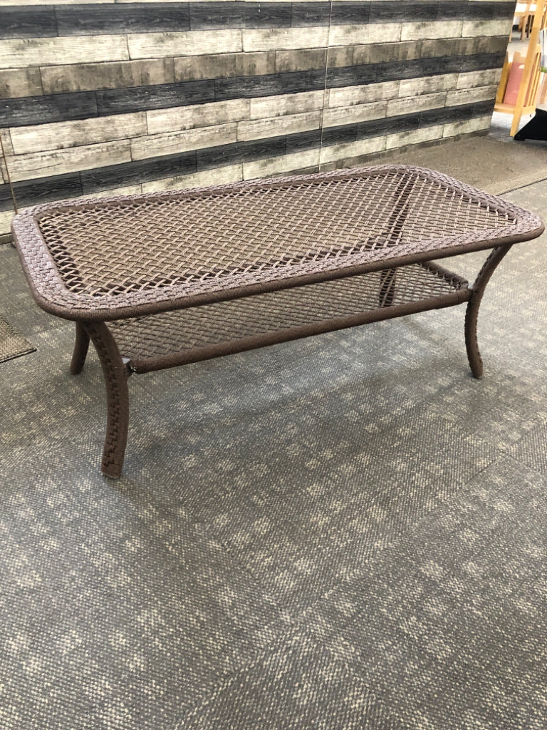 BROWN WICKER OUTDOOR COFFEE TABLE.
