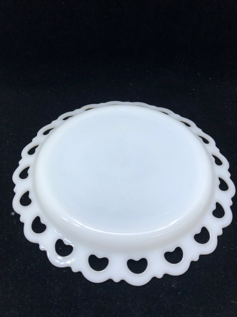 VTG ROUND MILK GLASS LACE EDGE PLATTER.