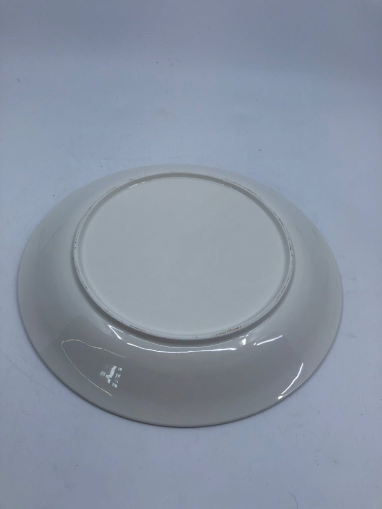 4 WHITE DEEP DINNER PLATES.