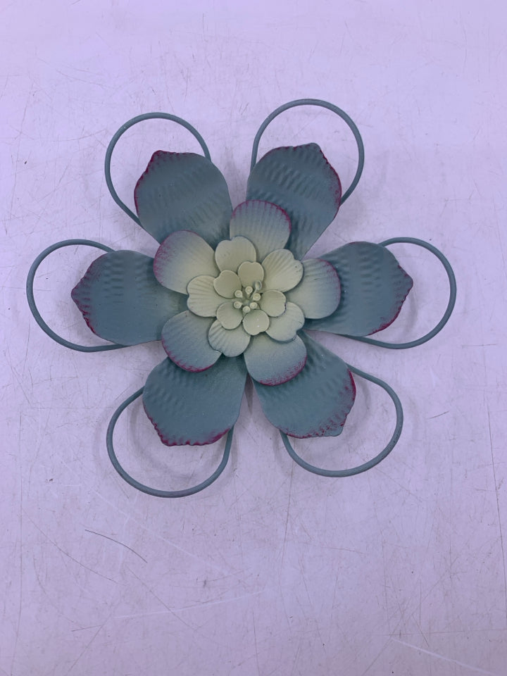 BLUE METAL 3D FLOWER.