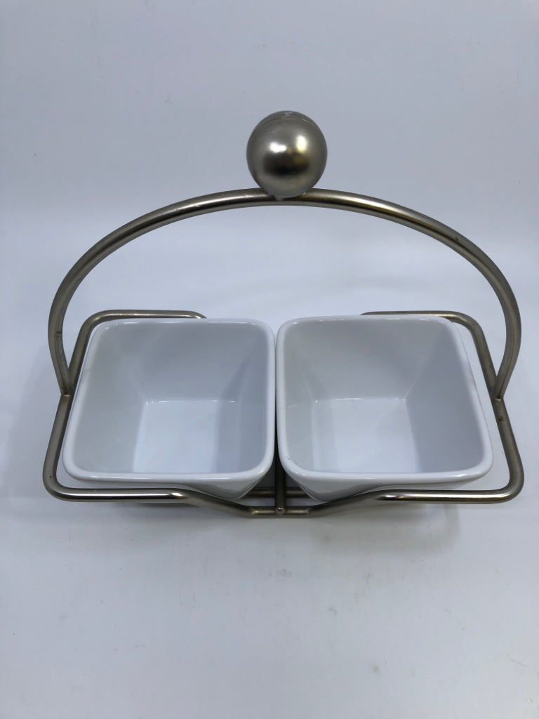SMALL BOWL CADDY W/ 2 WHITE SQUARE CERAMIC BOWLS.