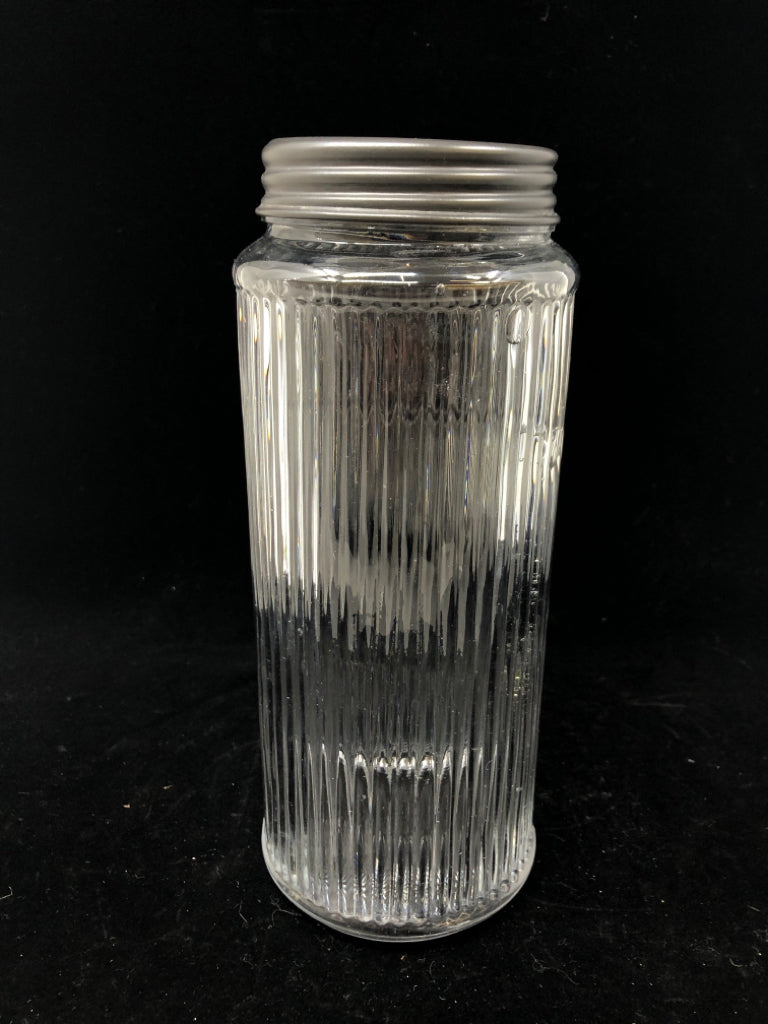 GLASS FLOUR CONTAINER W/GRAY LID.