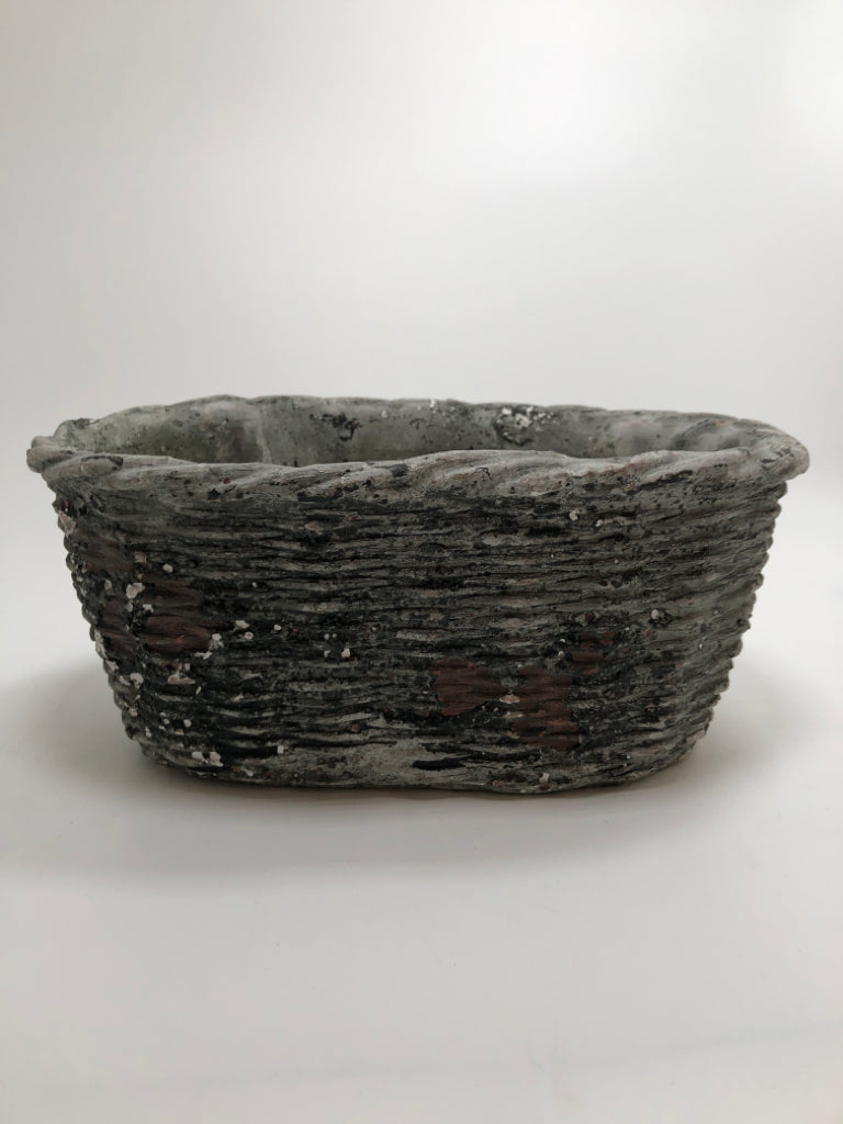 TERRA COTTA DISTRESSED GREEN PLANTER.