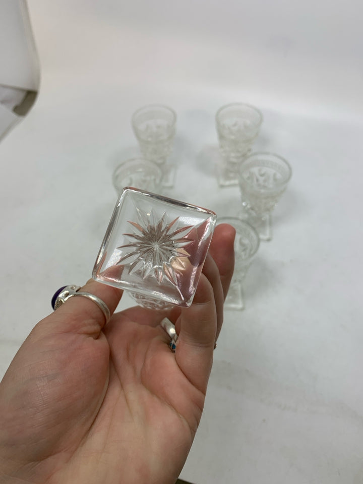 6 TEXTURED CORDIAL GLASSES.