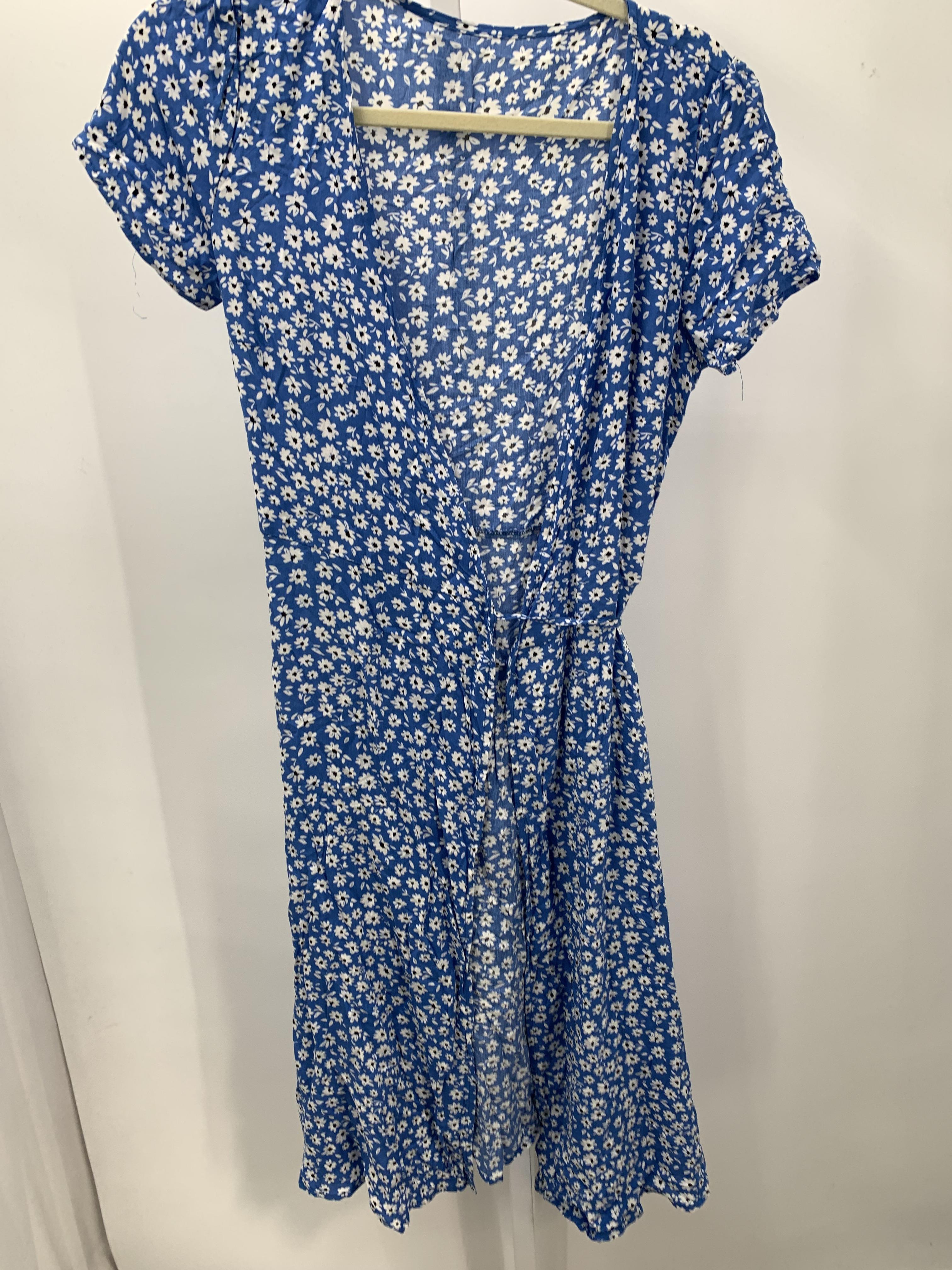 Size Medium Misses Short Sleeve Dress