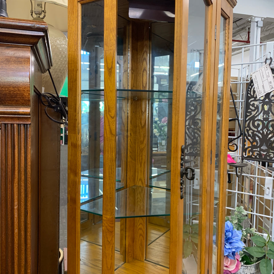 2-SECTION WOODEN CORNER CURIO CABINET W/LIGHT.