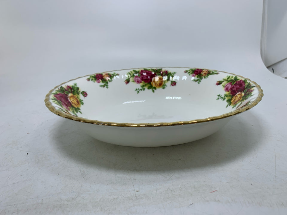 VTG OVAL VEGETABLE BOWL W/ GOLD RIM.