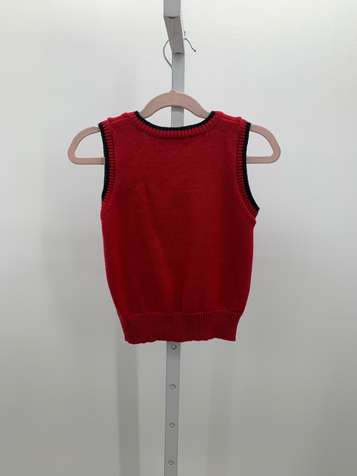REINDEER SWEATER VEST.