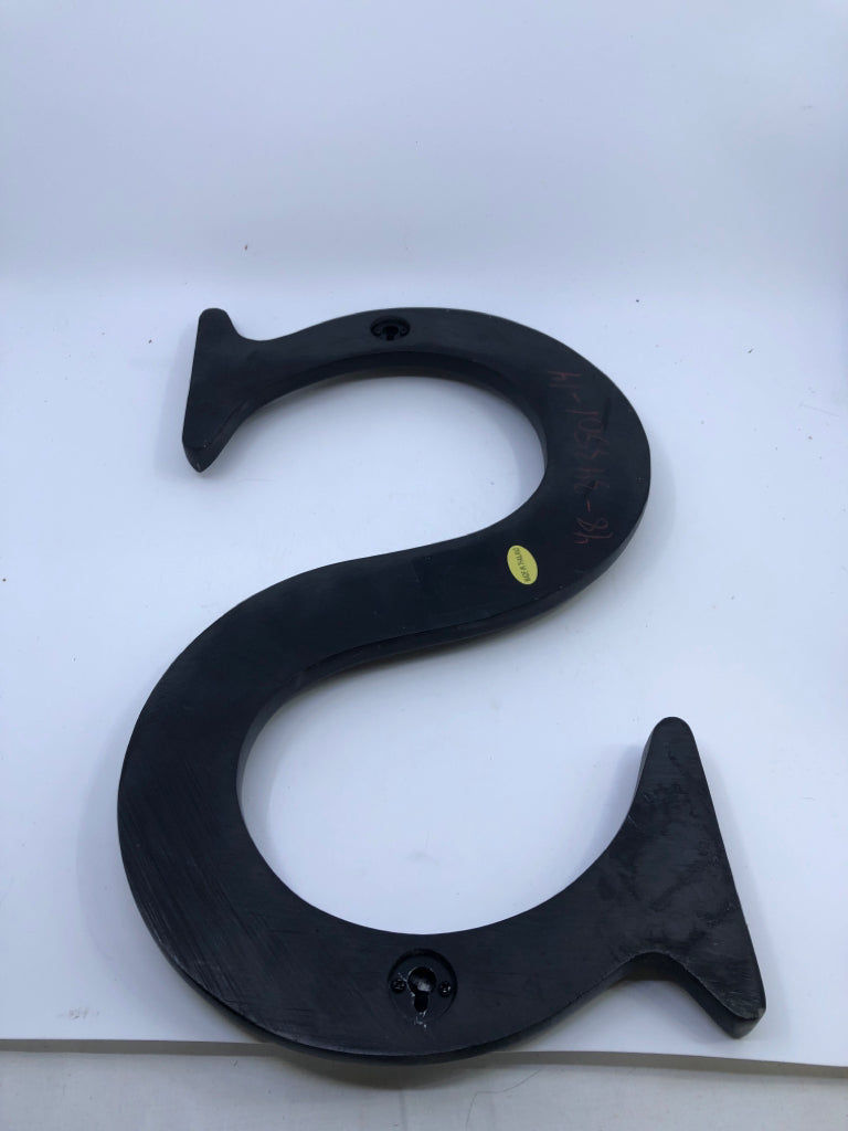 WOOD "S" WALL HANGING.