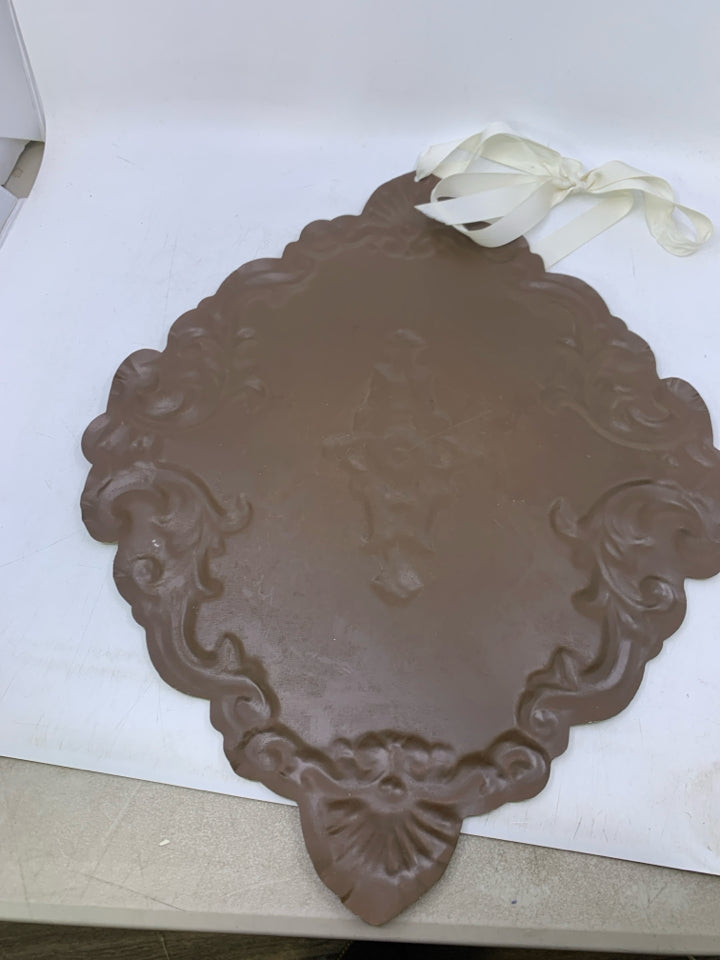 METAL CREAM WALL ART THICK RUSTIC PAINTED LOOK.