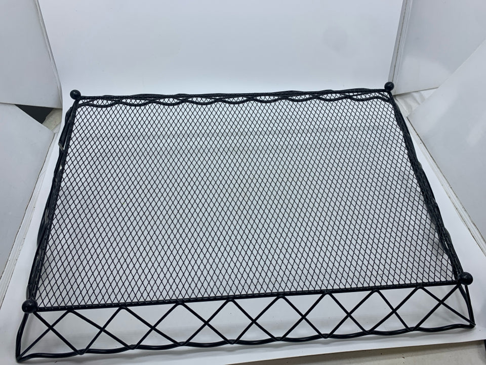 BLACK METAL TRAY W/HANDLES.