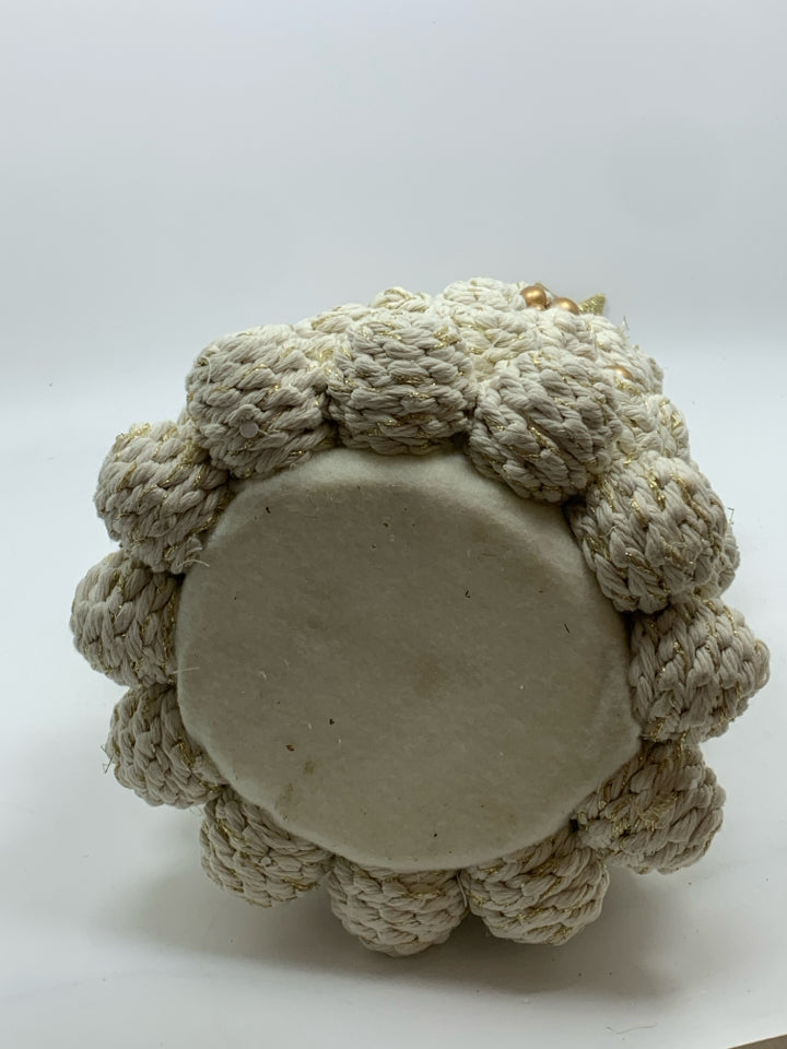 WOVEN MACRAME BALL TREE W/GOLD STAR.