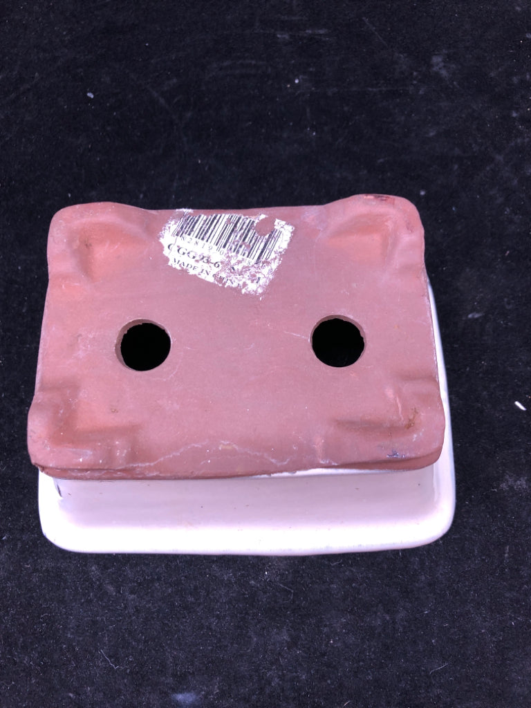 CERAMIC BROWN PLANTER, W/ CREAM COLOR.