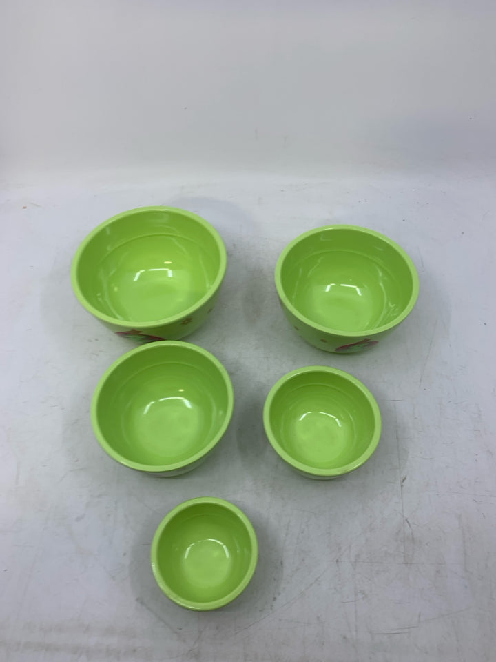 LIME GREEN W/ CHRISTMAS TREES 5 NESTING.