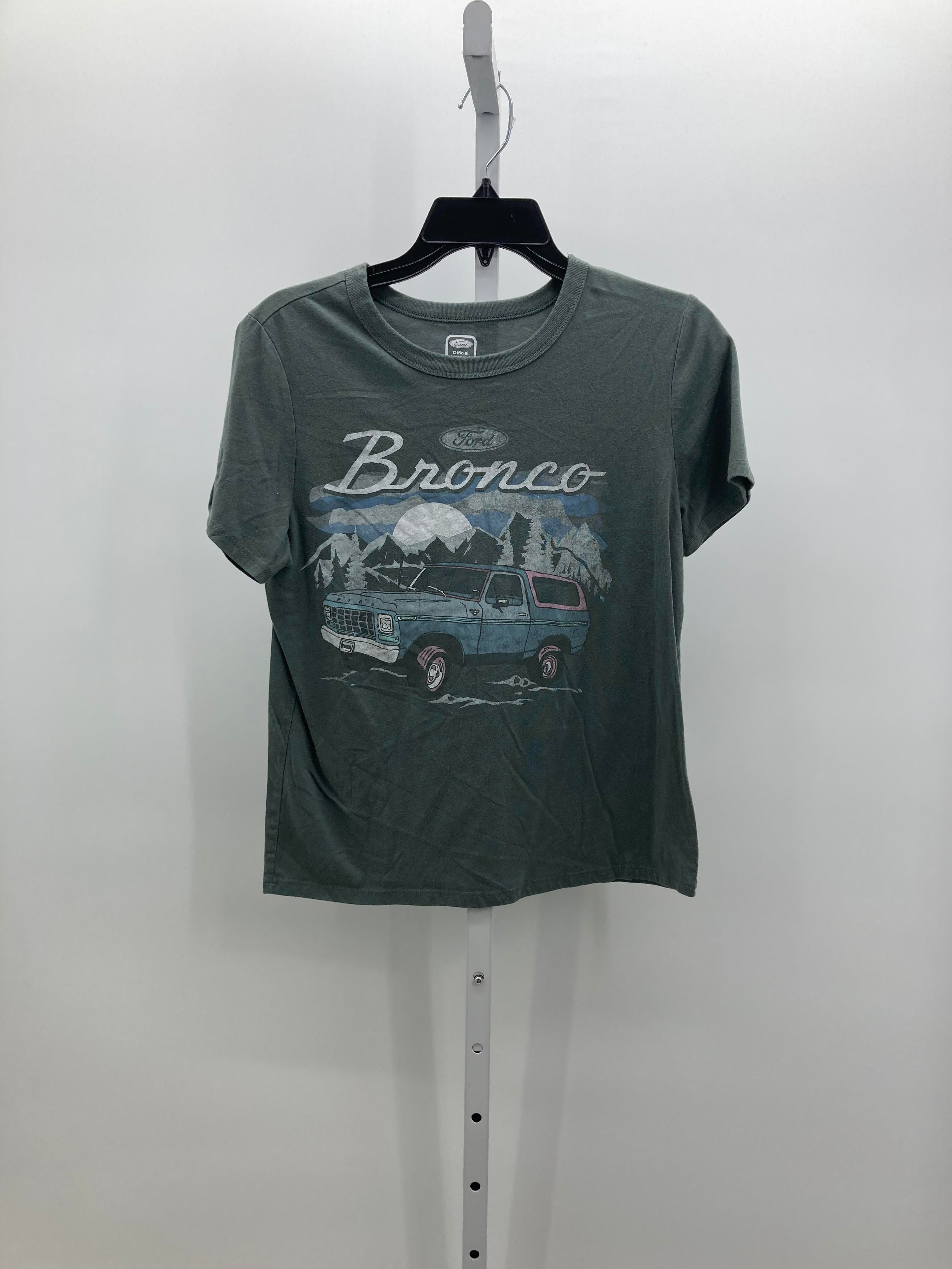 Size Medium Misses Short Sleeve Shirt