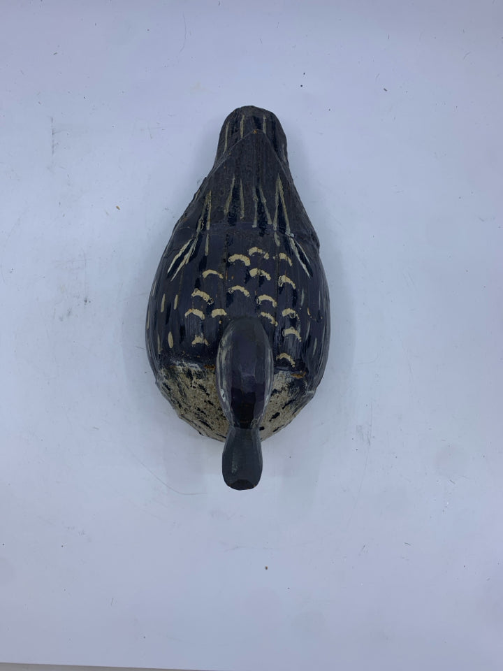 DARK GREY RUSTIC DUCK.