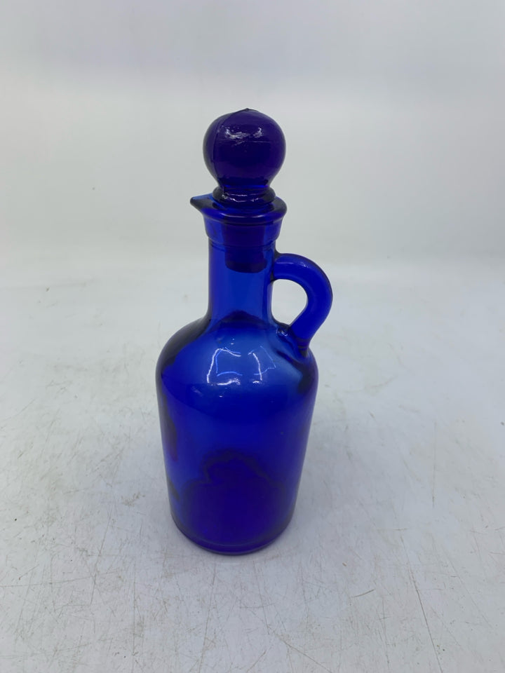 EMPTY GLASS OLIVE OIL BOTTLE W/ HANDLE/TOPPER.