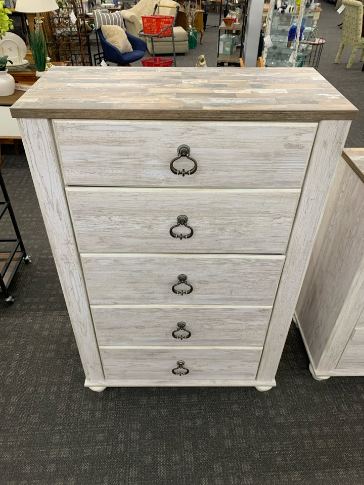 WILLOWTOWN TALL 5 DRAWER DRESSER.