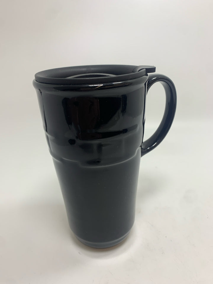STONEWARE MUG W/TRAVEL LID.