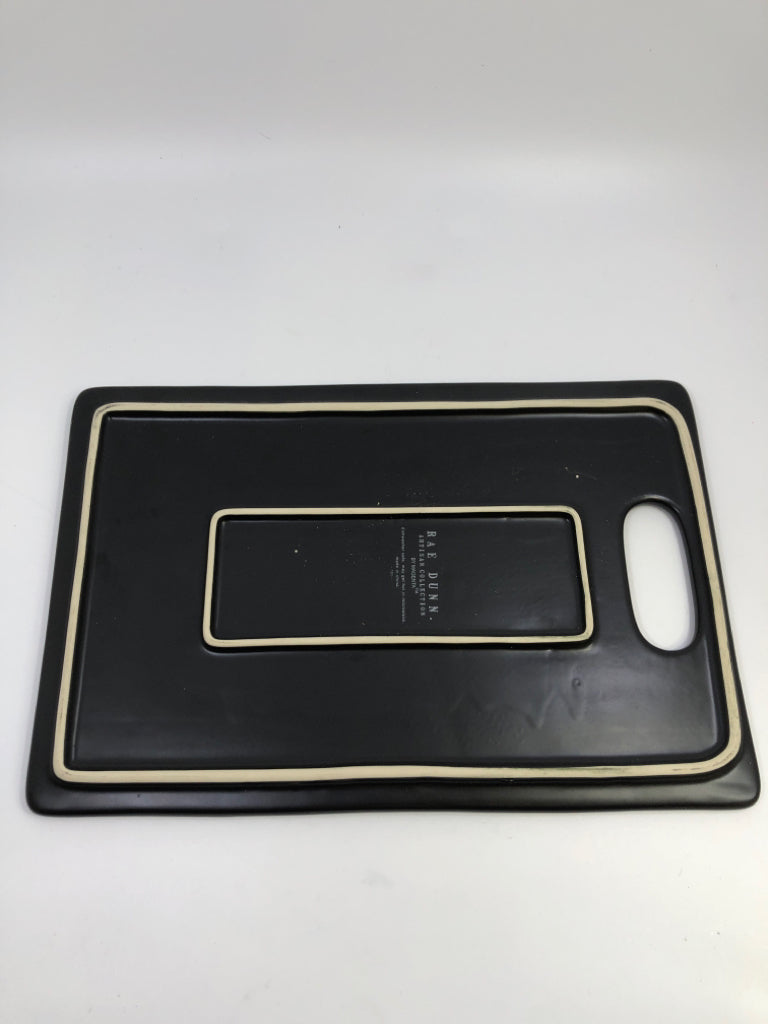 RAE DUNN BLACK CHARCUTERIE BOARD.