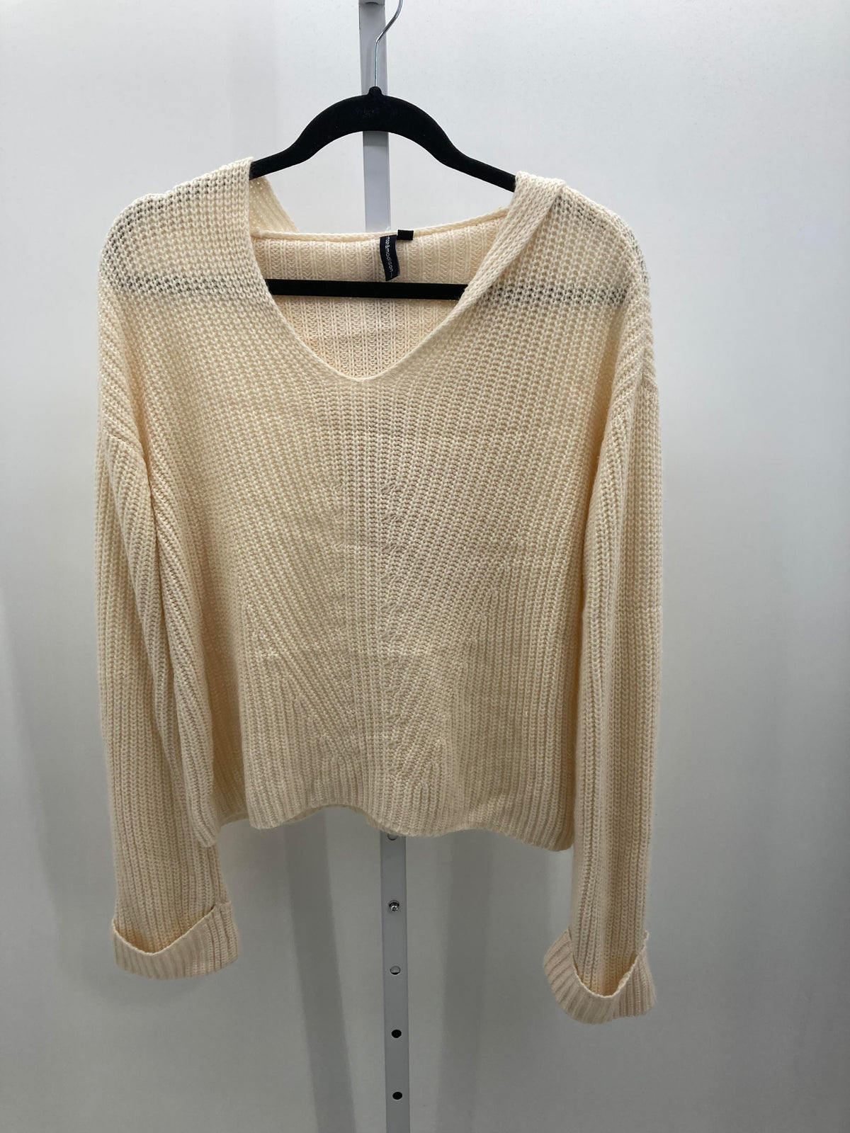 moon & madison Size Large Juniors Long Sleeve Sweater