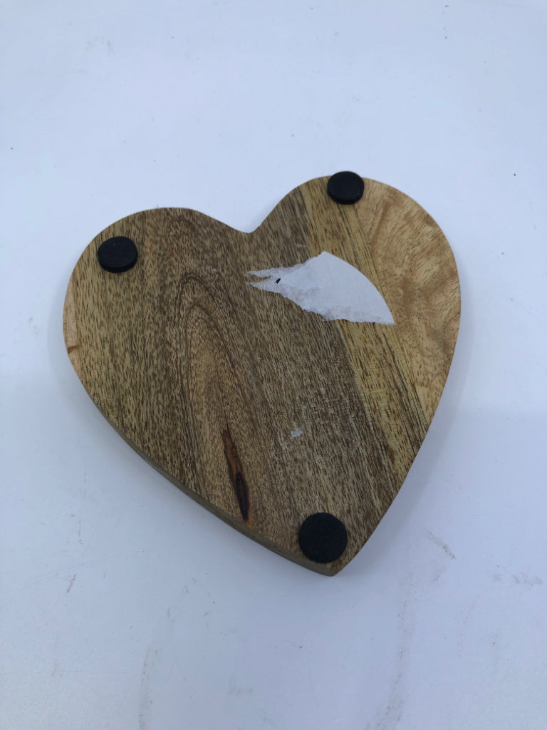 PINK HEART CATCH TRAY.