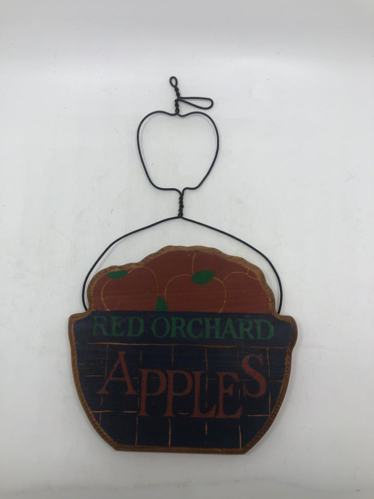 RED ORCHARD APPLES BLOCK SIGN W/METAL APPLE HANGER.