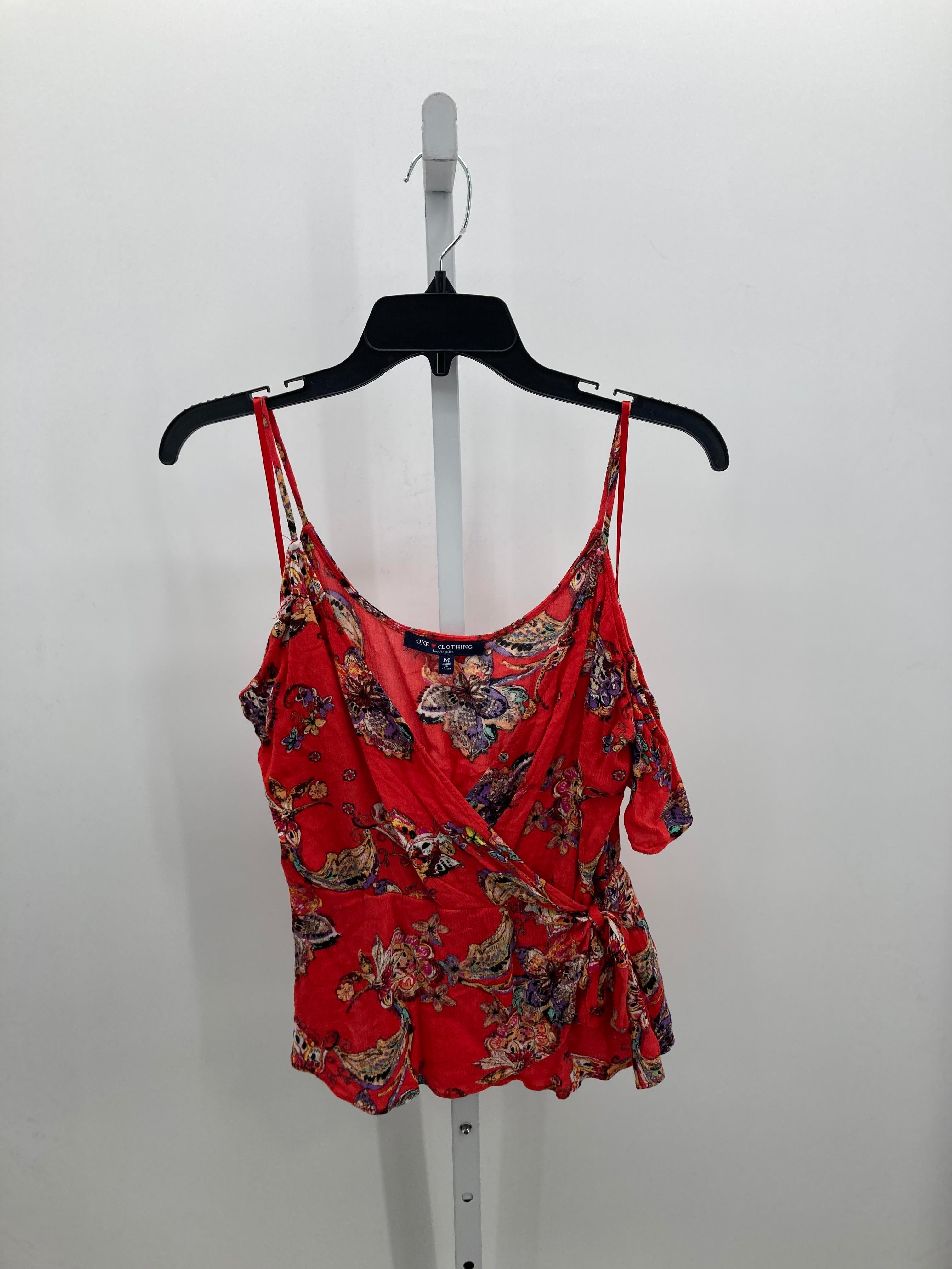 One Clothing Size Medium Juniors Short Sleeve Shirt