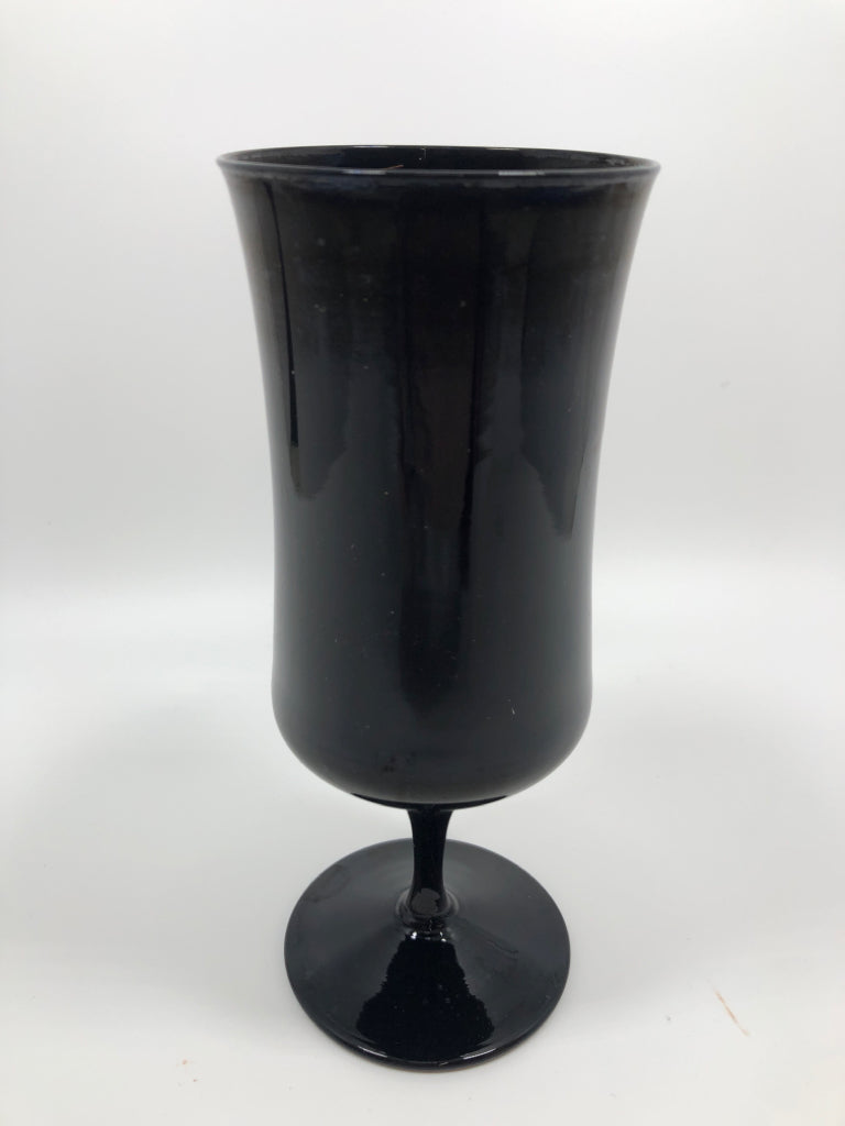 6 BLACK RAISED GOBLETS.