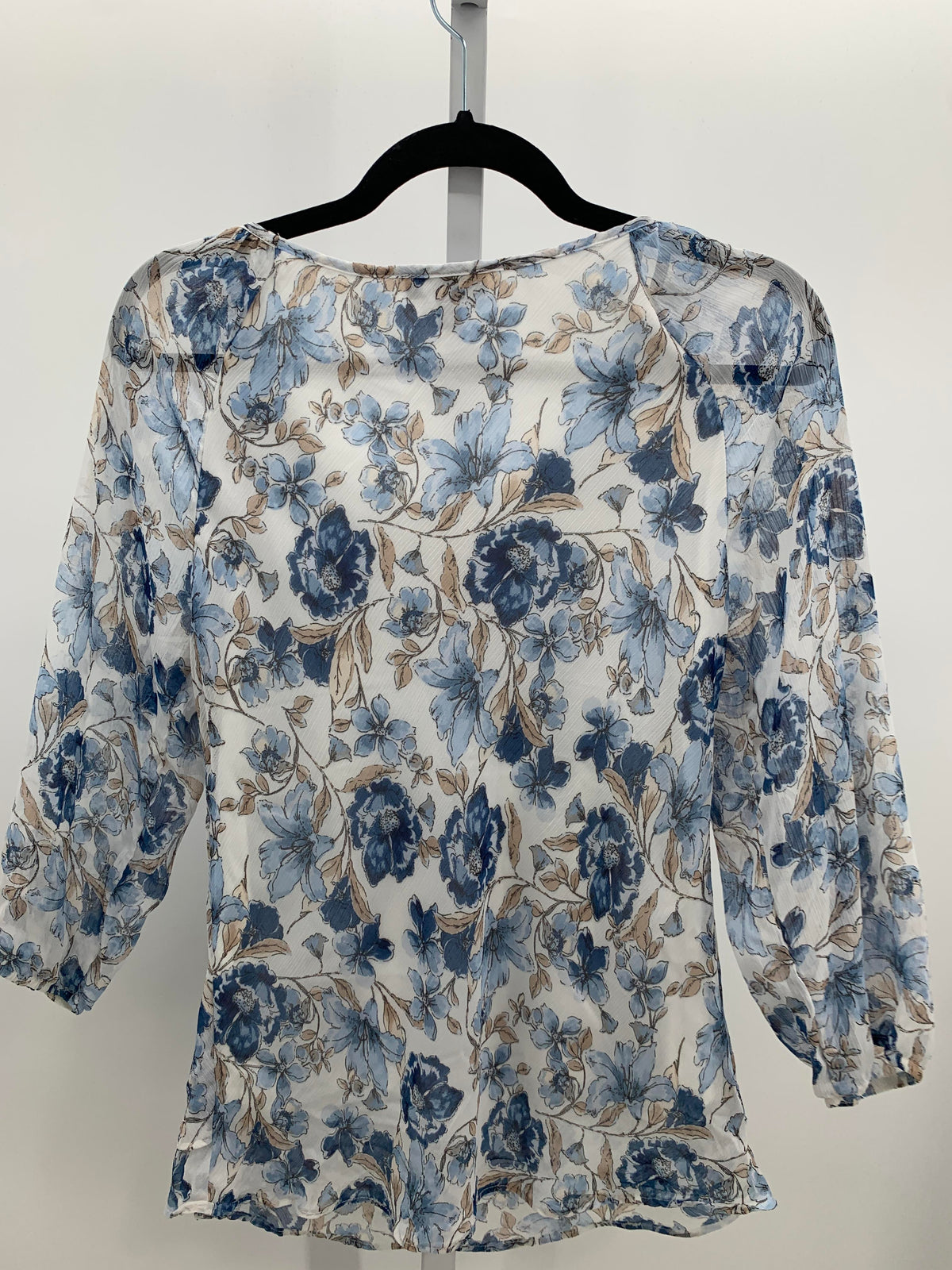 Size Small Misses 3/4 Sleeve Shirt