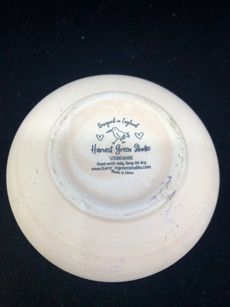 STAR STONEWARE CANISTER W/BAMBOO LID.