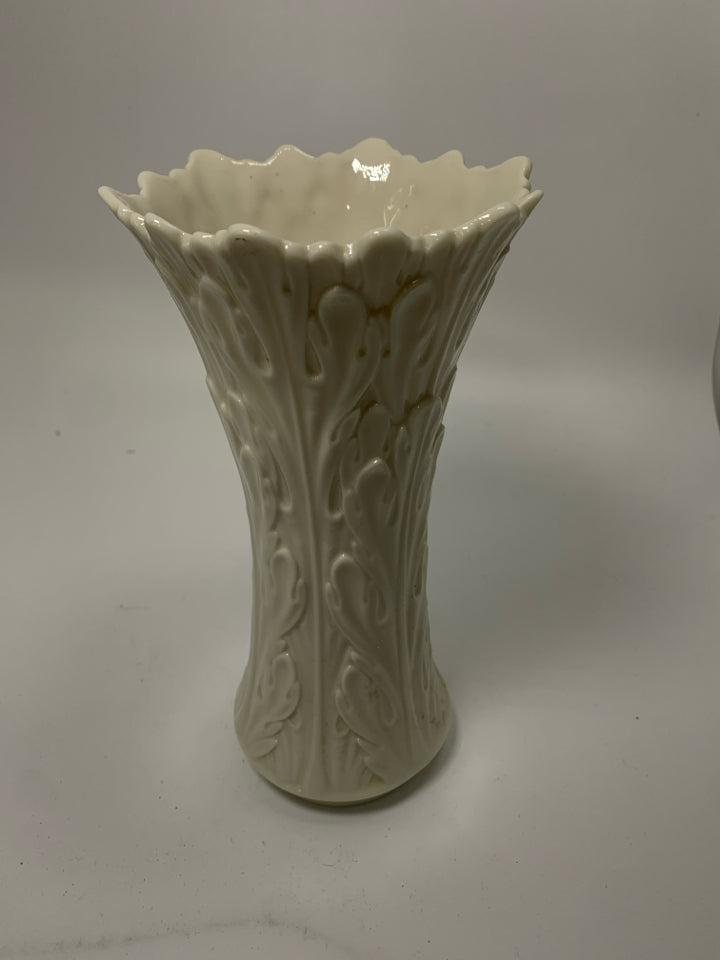 TEXTURED WOODLANDS LENOX VASE.