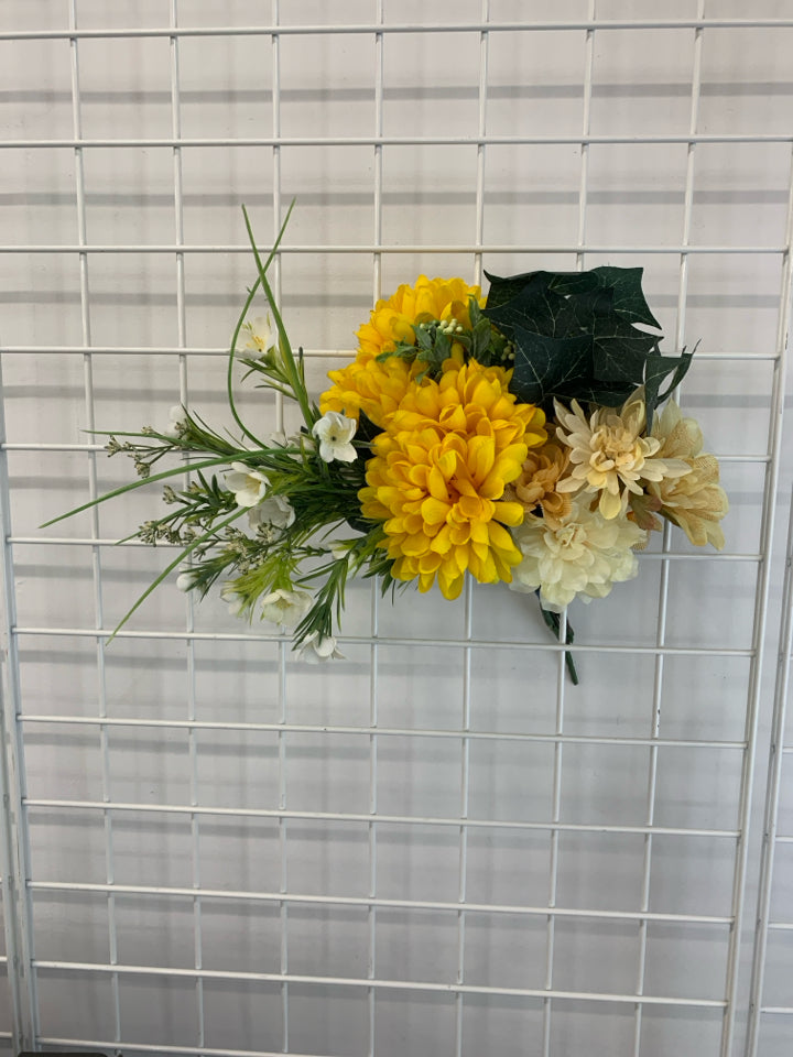 FAUX YELLOW BOUQUET.