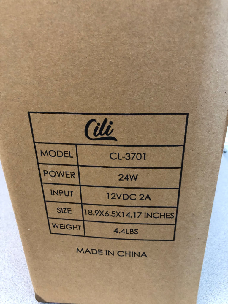 NIB CILI MASSAGE MAT W/HEAT.