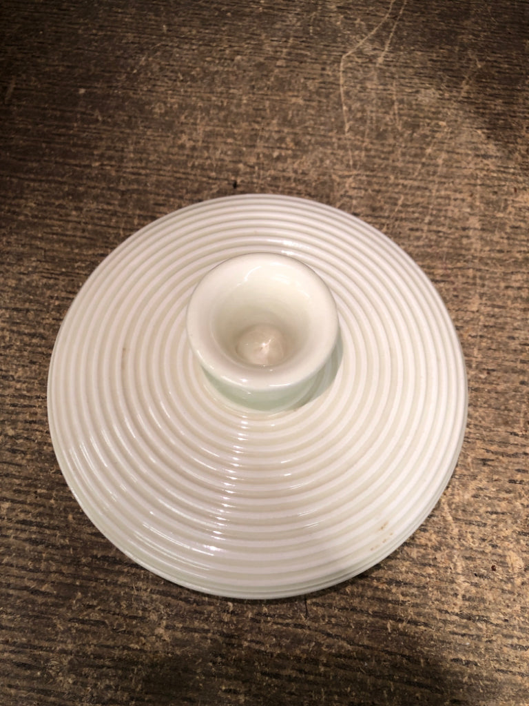 LG COVERED CERAMIC JAR.