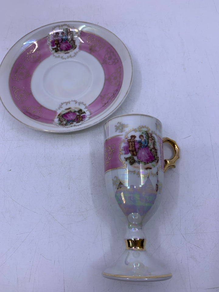 VICTORIAN COUPLE DECOR CUP/SAUCER