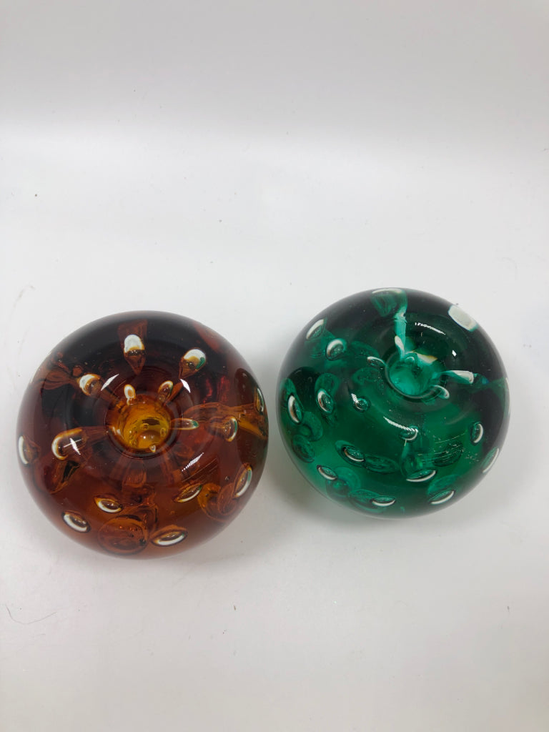 2 GREEN/BROWN BUBBLE GLASS CANDLE HOLDERS.