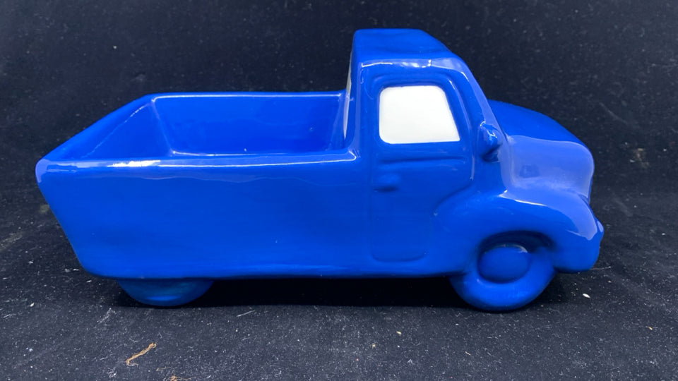 BLUE RAE DUNN AMERICA TRUCK.