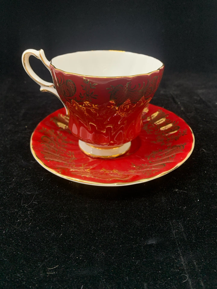 VTG RED W/GOLD DESIGN TEA CUP & SAUCER-QUEEN ANNE.