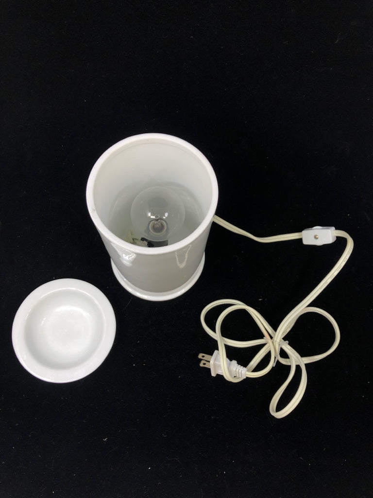 WHITE CERAMIC PILLAR WAX WARMER.