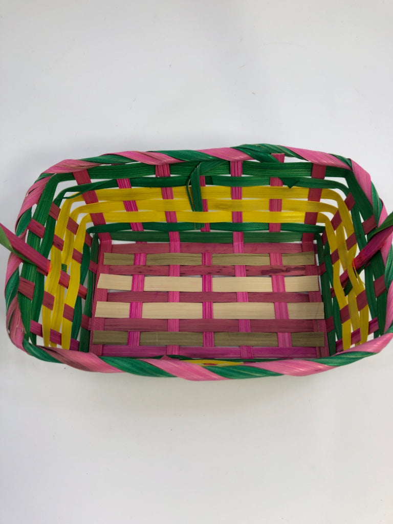 COLORFUL WICKER BASKET.