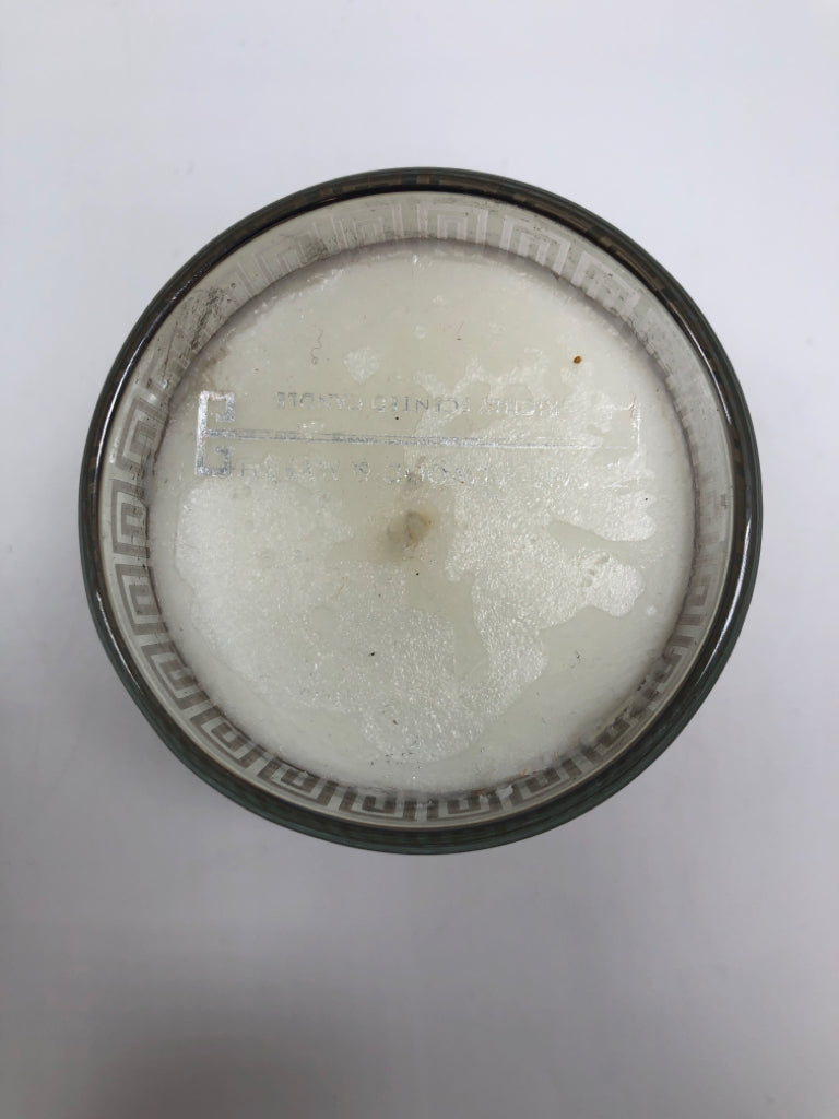 SANDAL WOOD & MYRRH CANDLE.